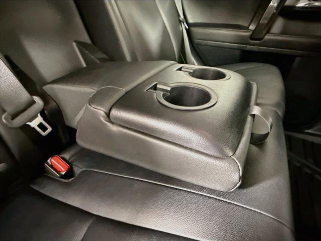 Certified Used 2024 CLASSIC SILVER METALLIC Toyota  image 40