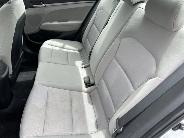 Used 2018 Silver Hyundai SE image 24