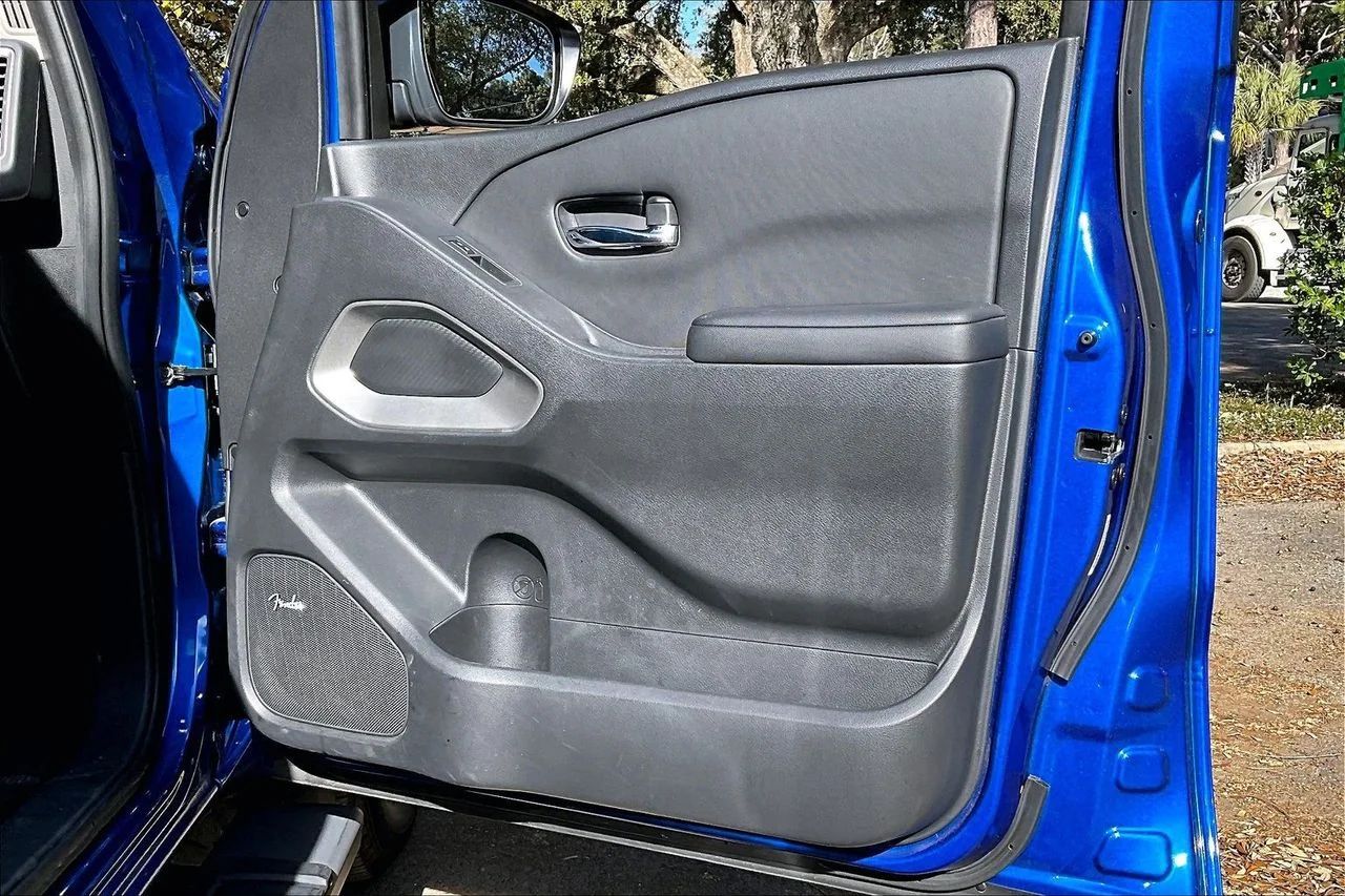 2024 Nissan Frontier SL - Photo 25