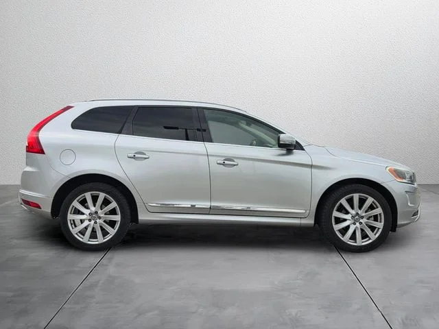Used 2017 Silver Volvo T5 Inscription image 5