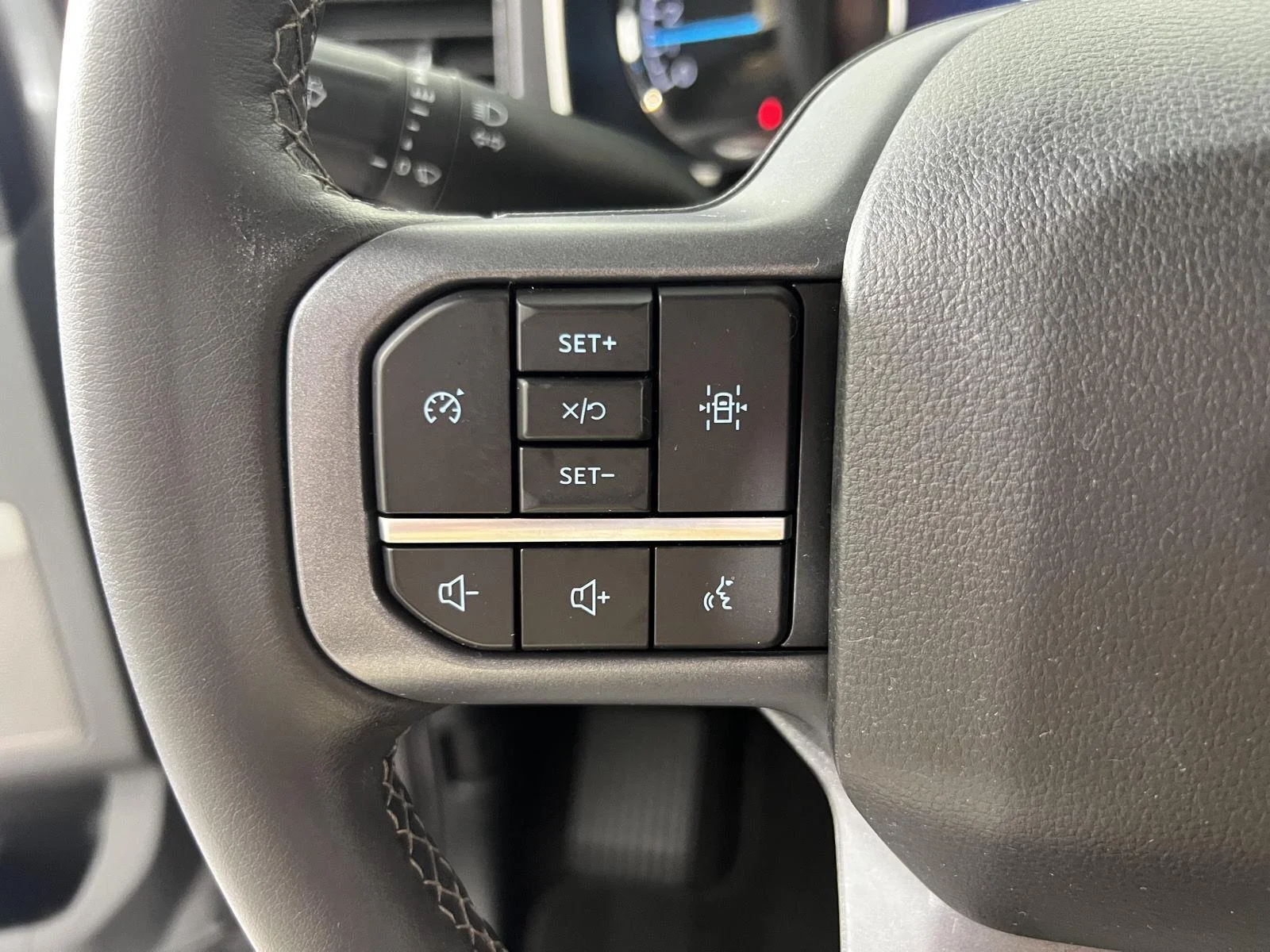 Used 2023 Carbonized Gray Ford XLT image 14