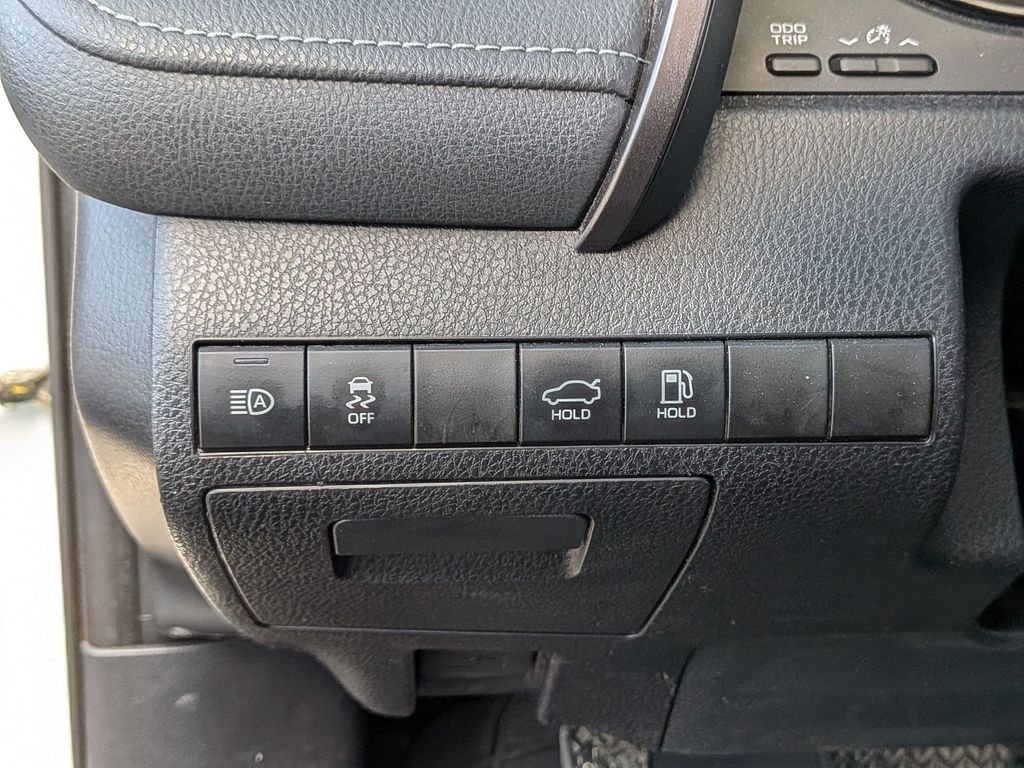 Used 2022 White Toyota SE image 16