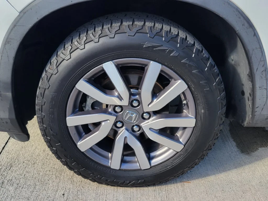 Used 2020 White Honda EX-L image 4