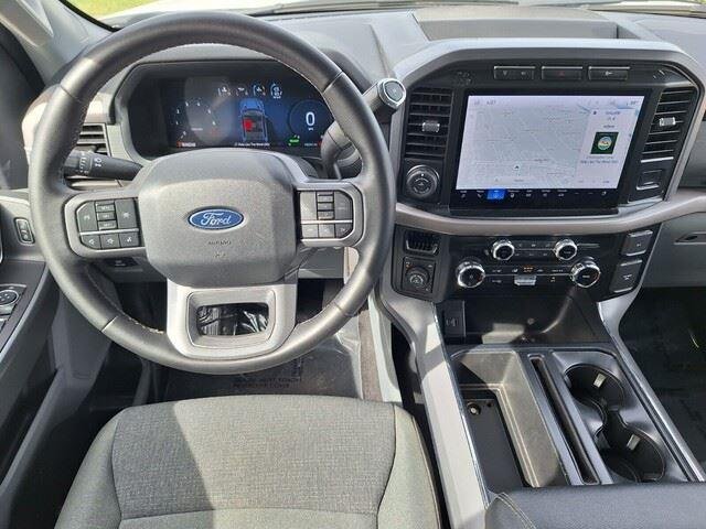 Used 2024 Oxford White Ford XLT image 24