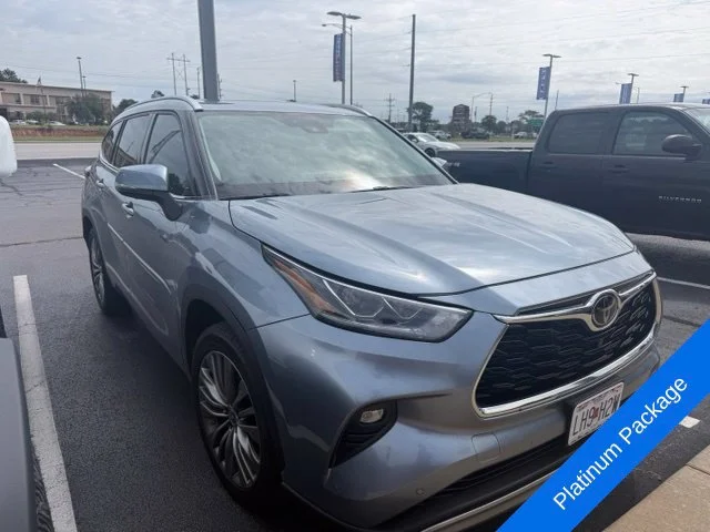 Used 2021 Moon Dust Toyota Platinum image 3