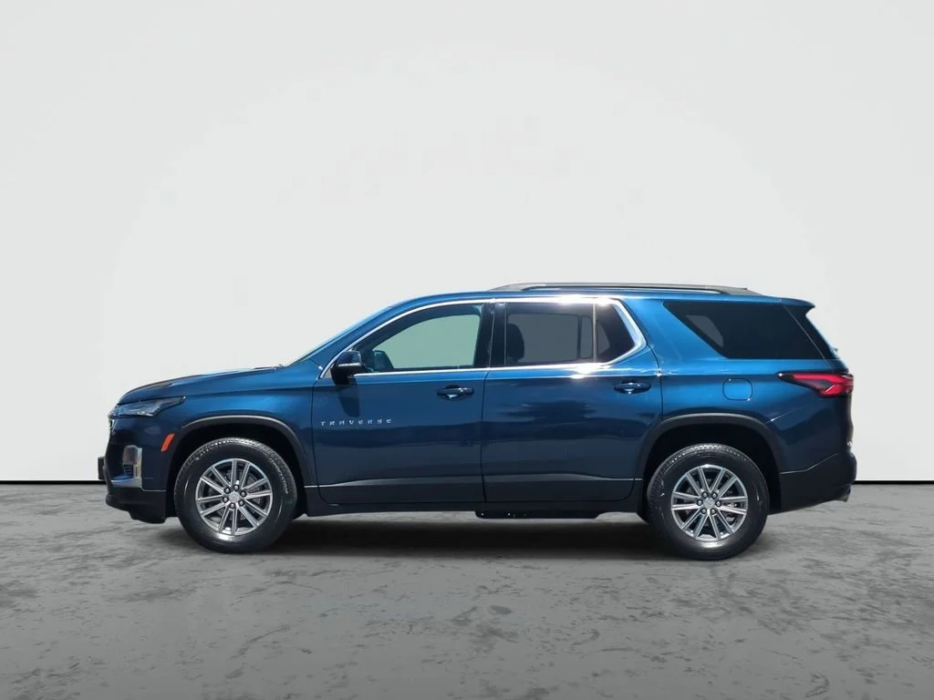 Used 2023 Northsky Blue Metallic Chevrolet LT Cloth image 5