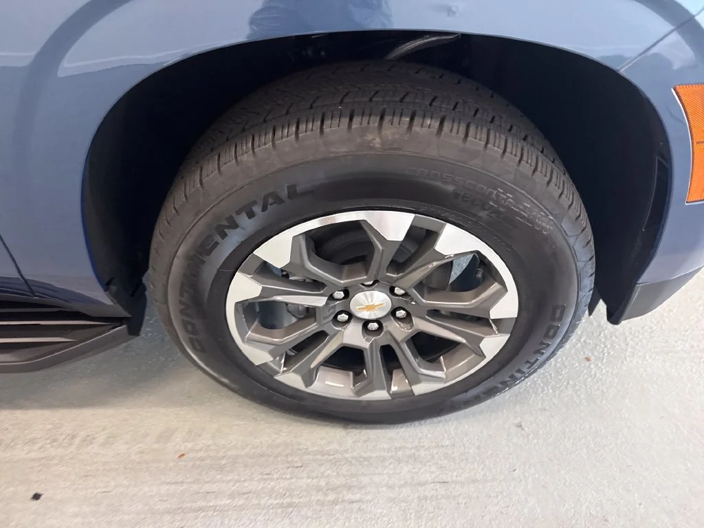 New 2027 Lakeshore Blue Metallic Chevrolet LT image 4