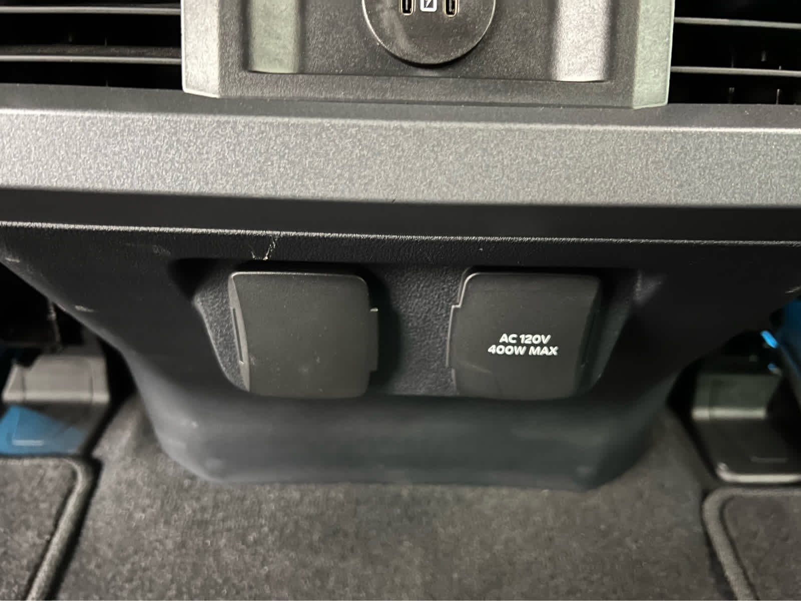 Used 2024 Carbonized Gray Metallic Ford LARIAT image 34