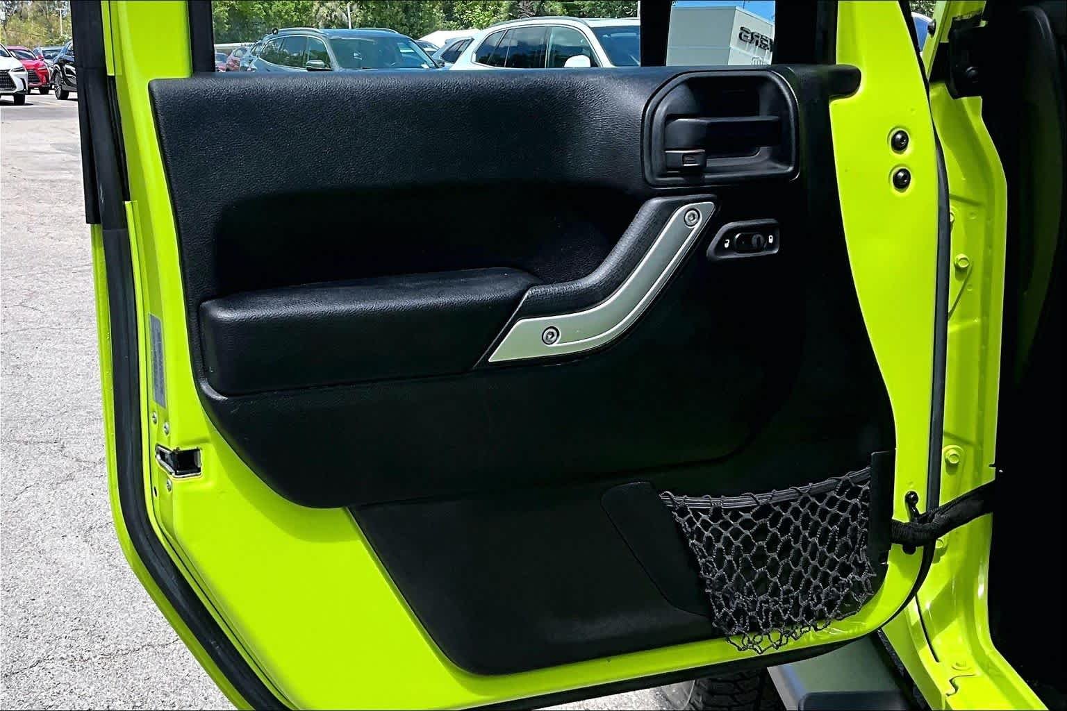 Used 2016 Hypergreen Clearcoat Jeep Sahara image 23