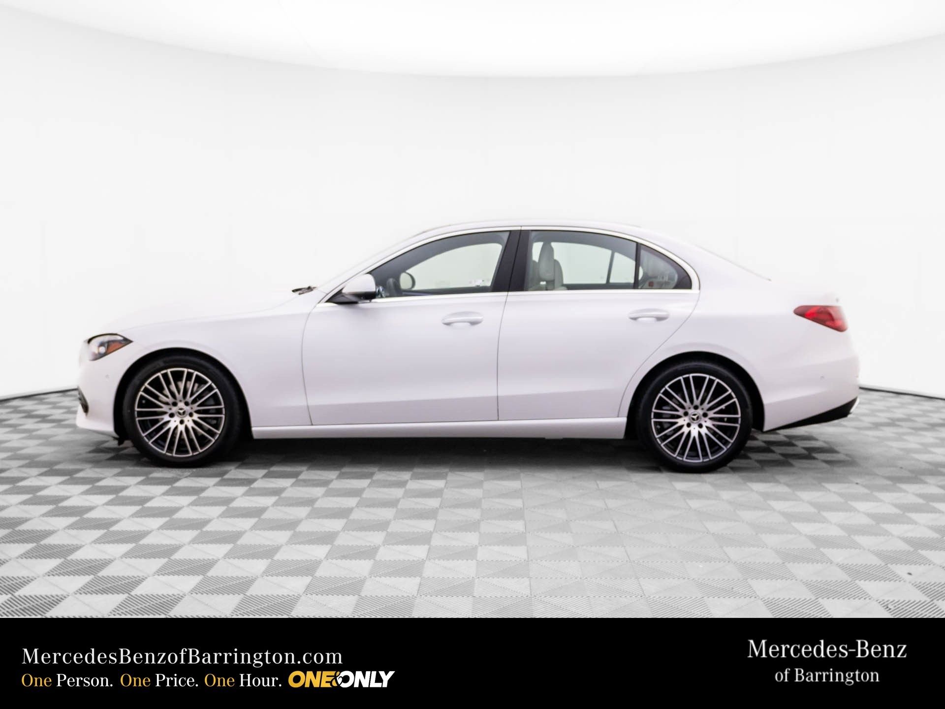 New 2026 MANUFAKTUR Moonlight White Metallic Mercedes-Benz C 300 image 2