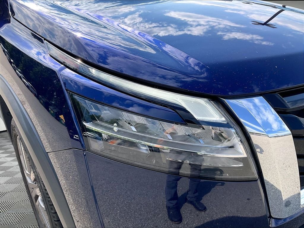 Used 2023 Deep Ocean Blue Pearl Nissan SL image 32