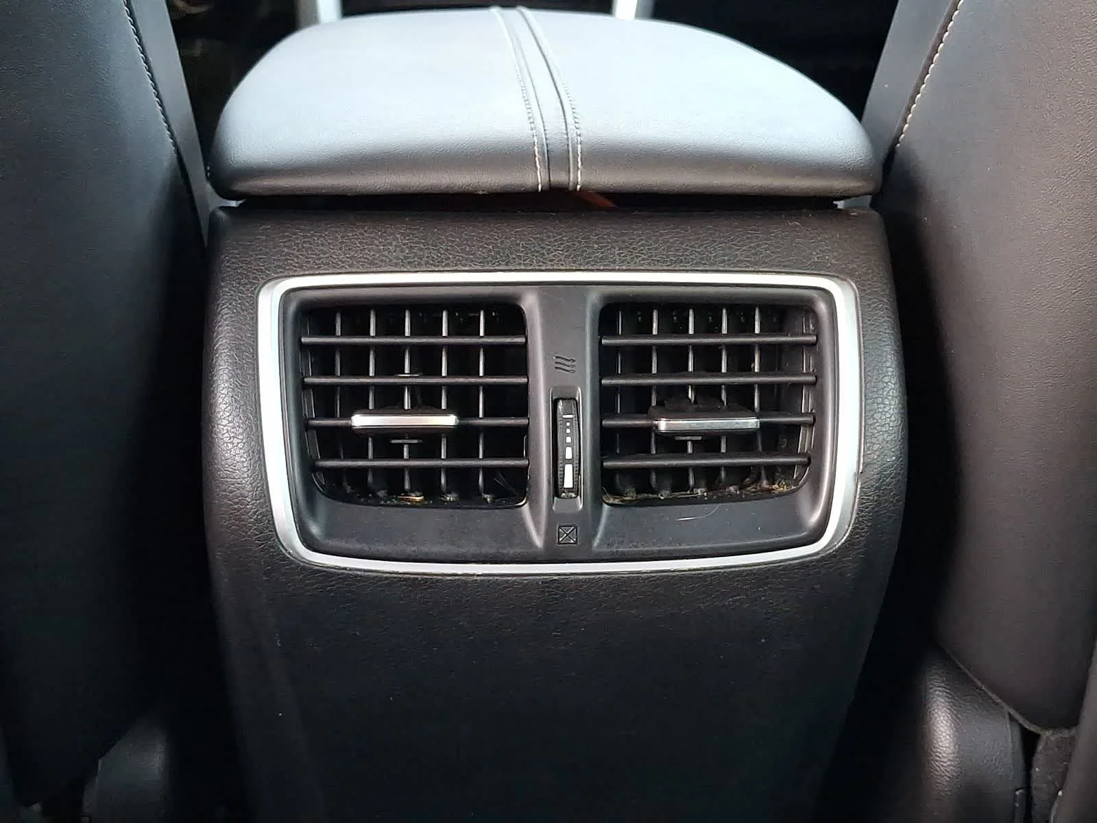Used 2018 Black Acura  image 12