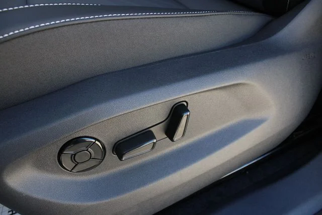 New 2026 Silver Volkswagen 2.0T SE image 3