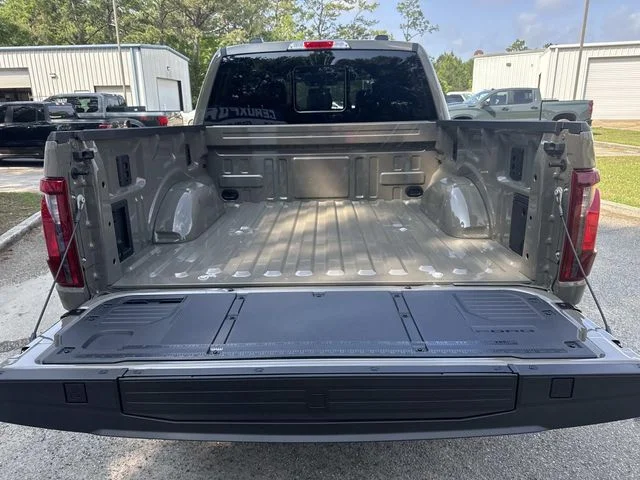 New 2026 Marsh Gray Ford XLT image 18