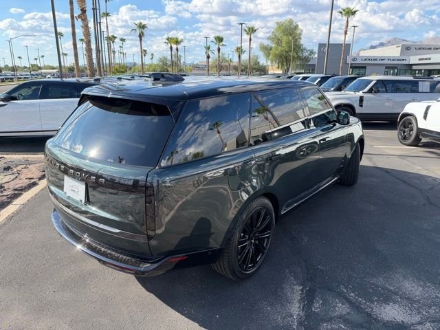 New 2026 Belgravia Green Land Rover SE image 8
