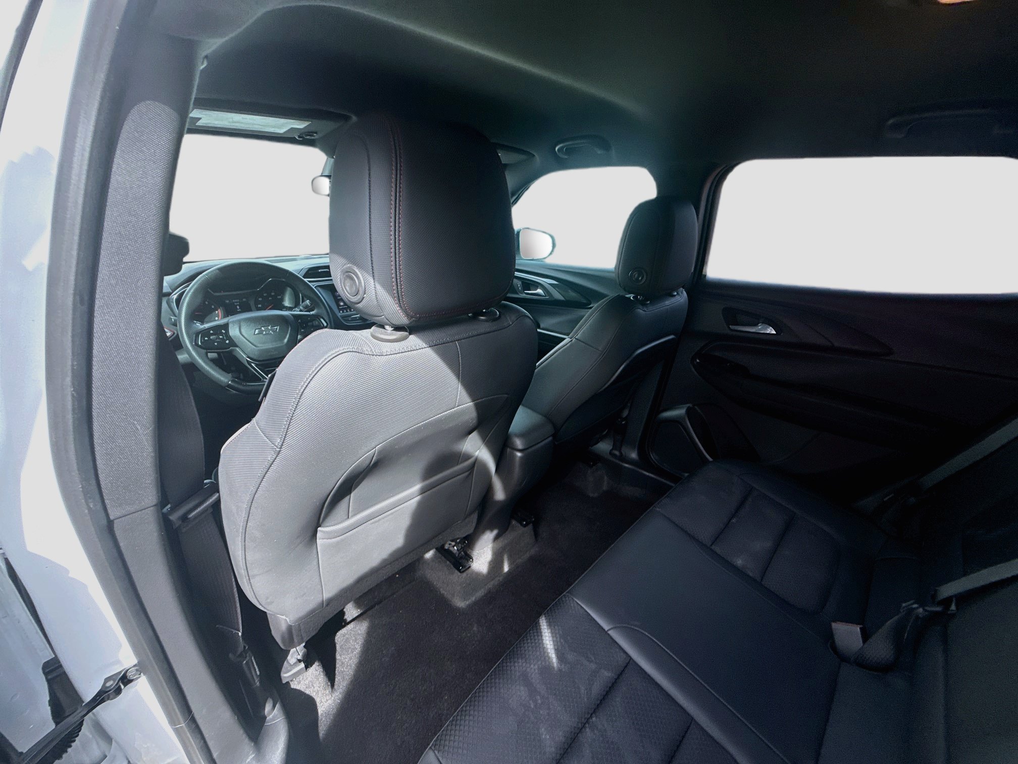 Used 2022 Summit White Chevrolet RS image 24