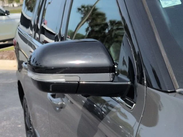 Used 2023 Dark Gray Metallic Lincoln Black Label image 12