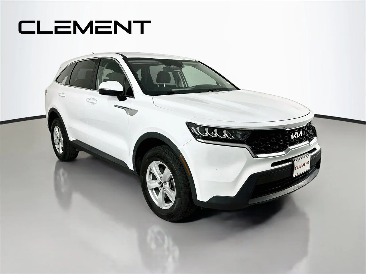 Certified Used 2022 Glacial White Pearl Kia LX image 5
