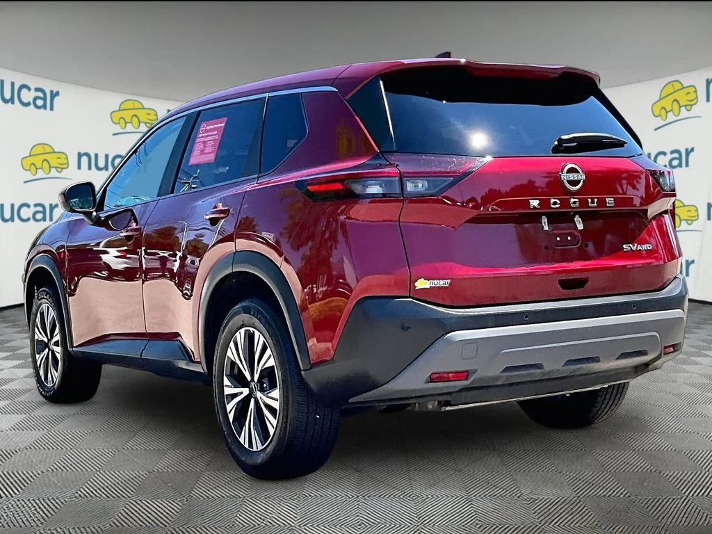 Used 2023 Red Nissan SV image 4