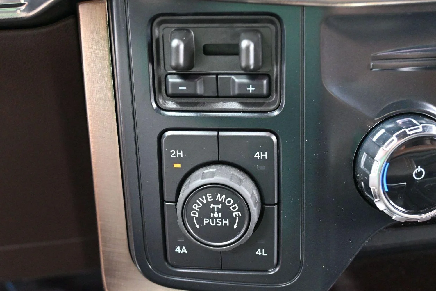Used 2026 Star White Metallic Tri-coat Ford King Ranch image 25