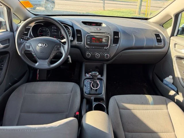 Used 2017 White Kia LX image 10