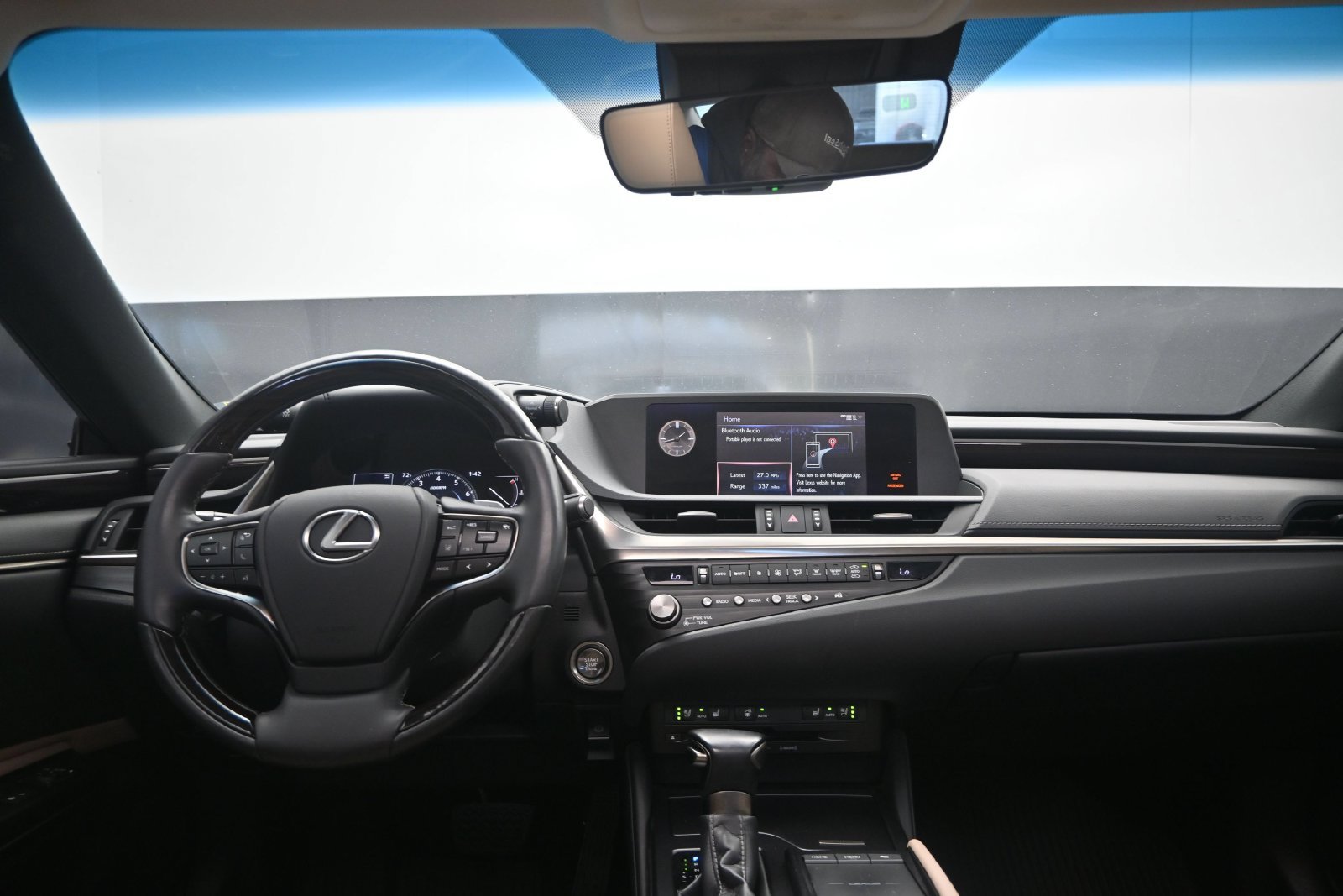 2021 Lexus ES 350 - Photo 19