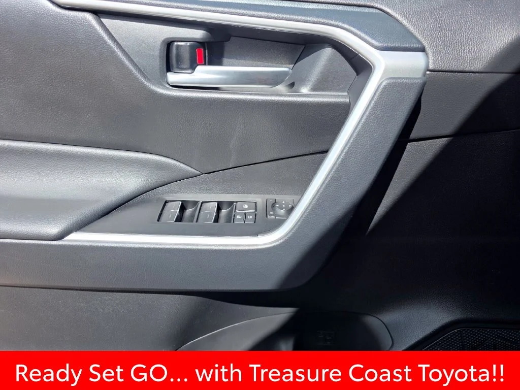 Used 2025 White Toyota XLE image 28