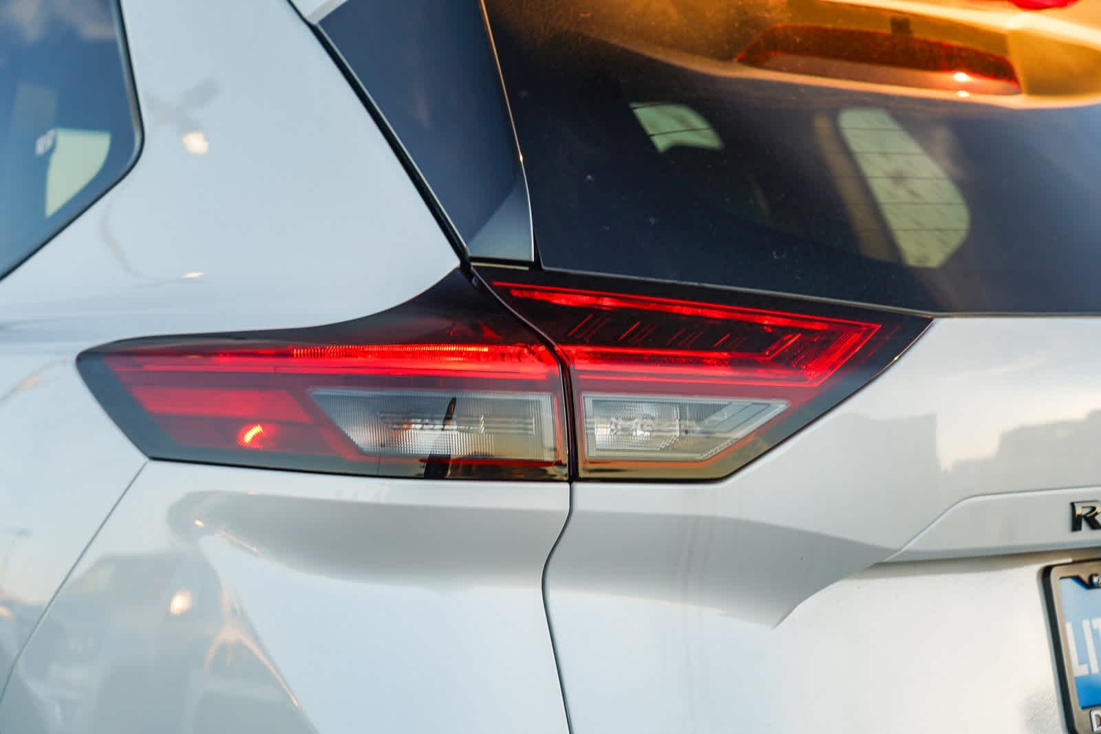 New 2026 Everest White Pearl TriCoat Nissan Dark Armor™ image 9