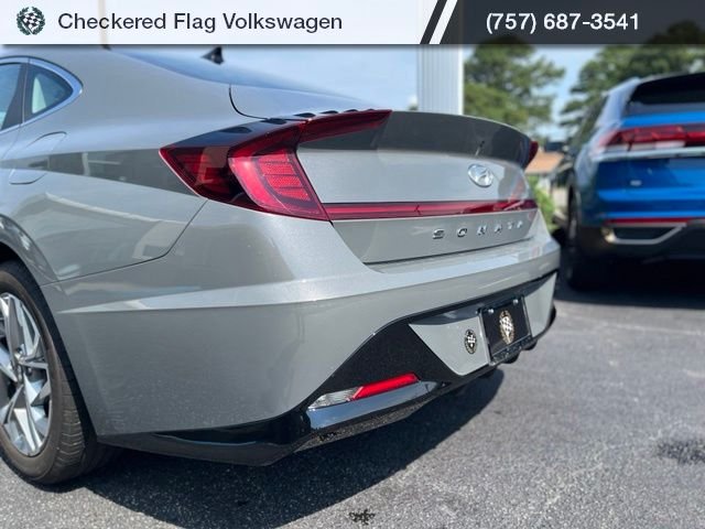 Used 2023 Hampton Gray Hyundai SEL image 9