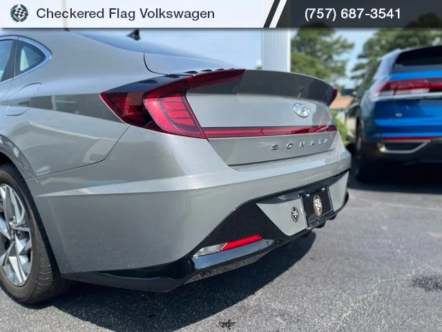 Used 2023 Hampton Gray Hyundai SEL image 9