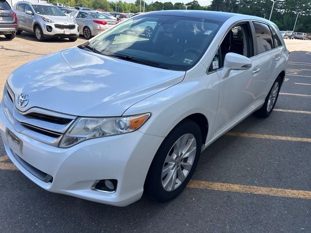 Used 2014 Blizzard Pearl Toyota XLE image 3