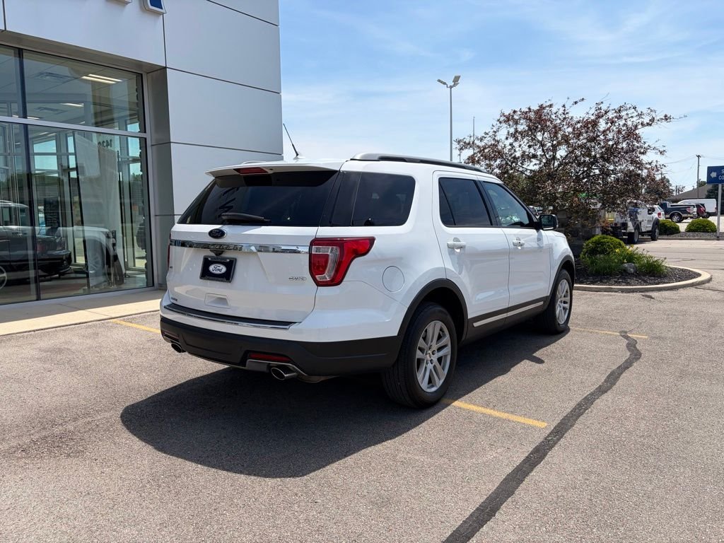 Used 2018 Oxford White Ford XLT image 3