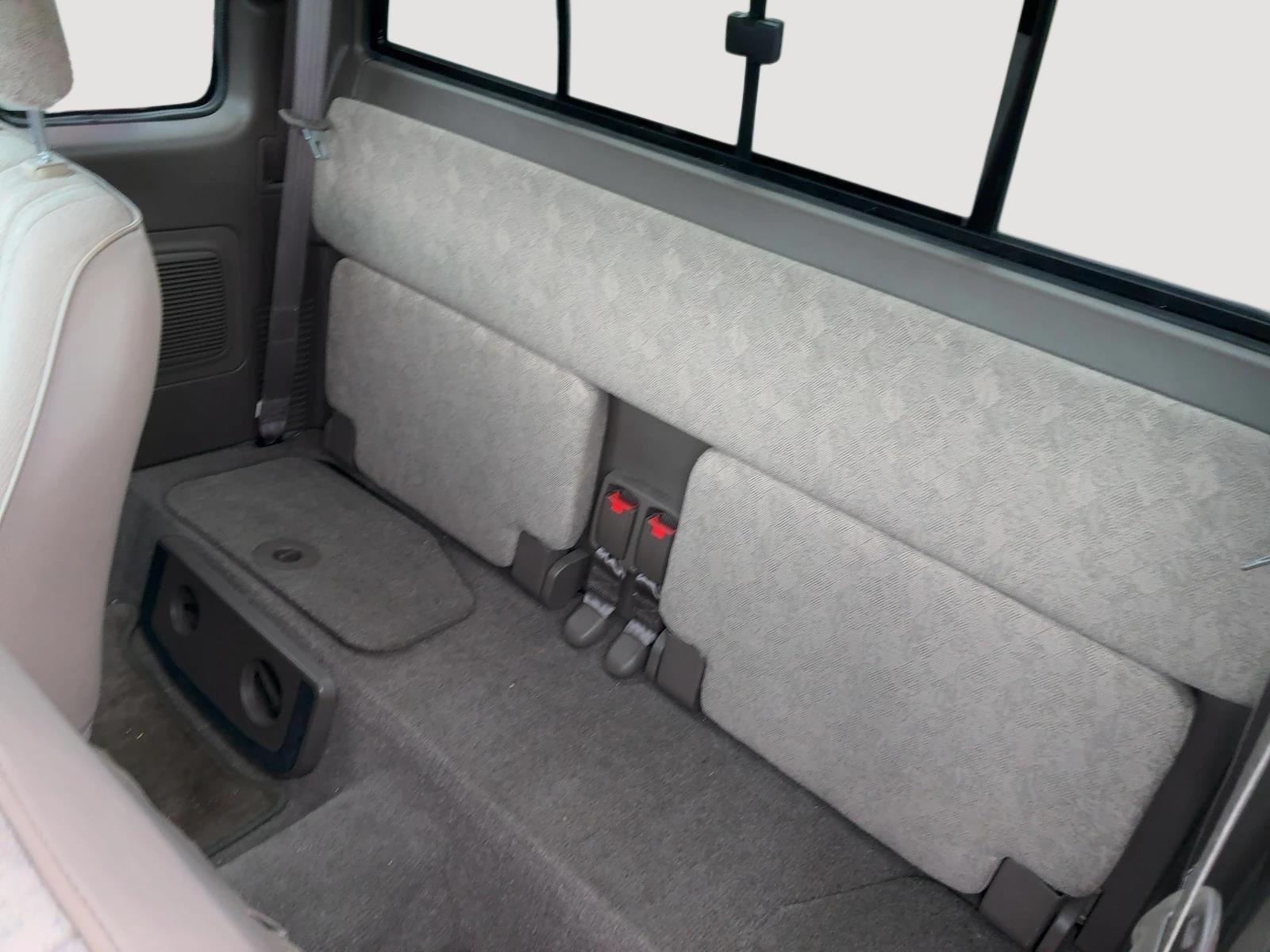 Used 2000 Toyota Tacoma Base with VIN 4TAVL52N9YZ663167 for sale in Kansas City