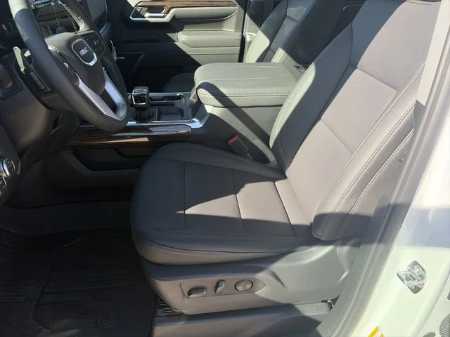 New 2026 White GMC Elevation image 12