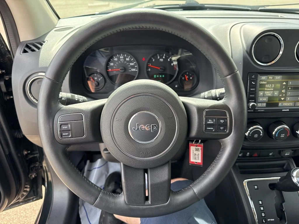 Used 2013 Black Forest Green Pearlcoat Jeep Latitude image 19