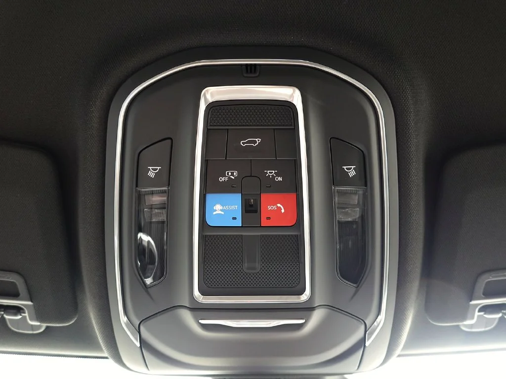 Used 2026 Silver Jeep Altitude image 18