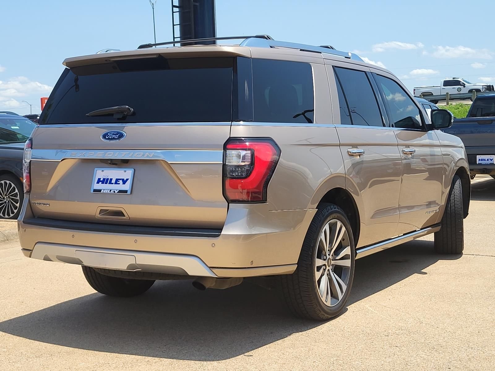 Used 2020 Desert Gold Metallic Ford Platinum image 4