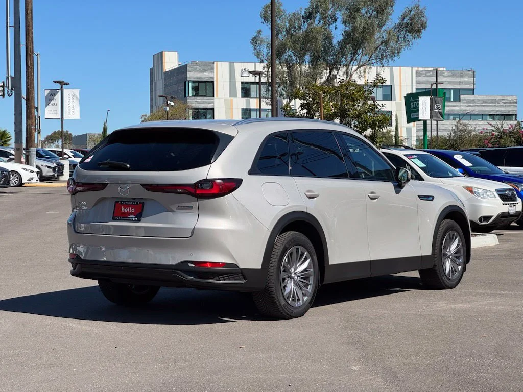 Certified Used 2025 Silver Mazda Preferred image 31