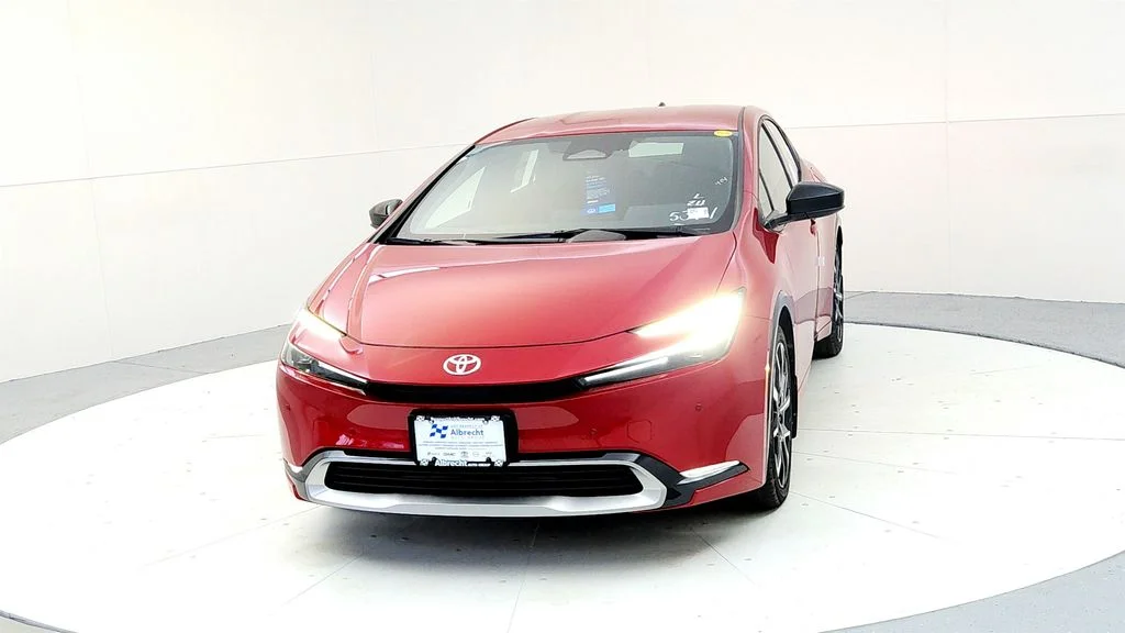 2026 Toyota Prius Plug-in Hybrid XSE - Photo 8
