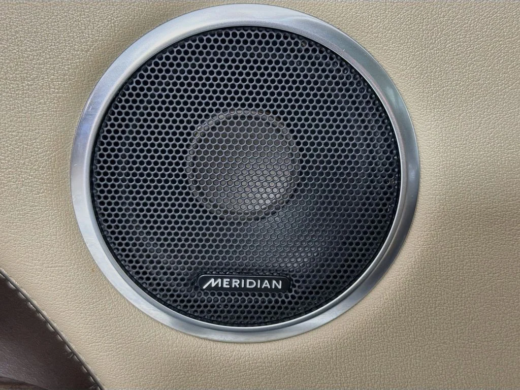 Used 2021 White Land Rover HSE Silver Edition image 19