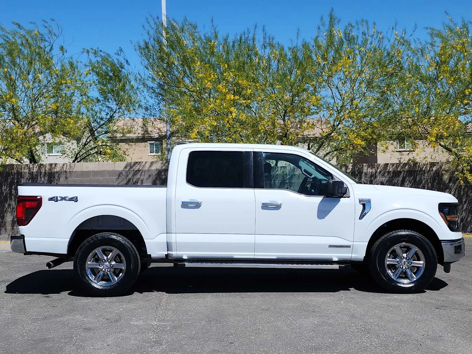 Used 2024 Oxford White Ford XLT image 9