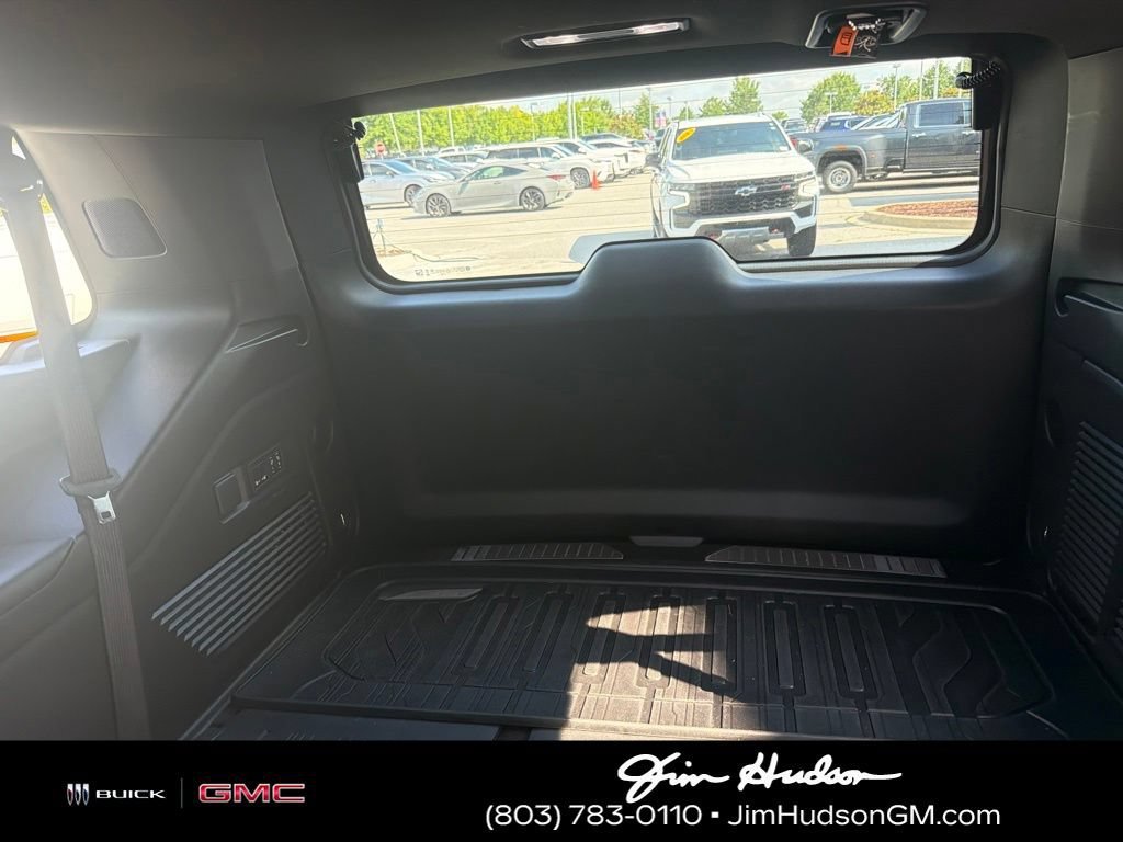 2025 GMC Yukon AT4 Ultimate - Photo 9