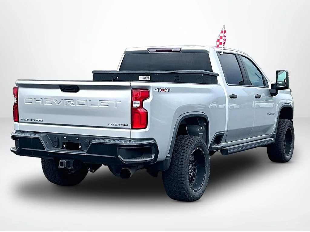 Used 2021 Silver Chevrolet Custom image 2