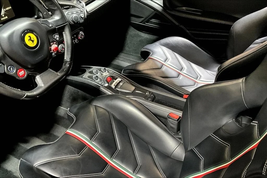 Used 2015 Grigio Silverstone Ferrari  image 16