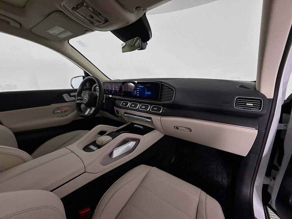 New 2026 MANUFAKTUR Moonlight White Metallic Mercedes-Benz GLS 580 image 66