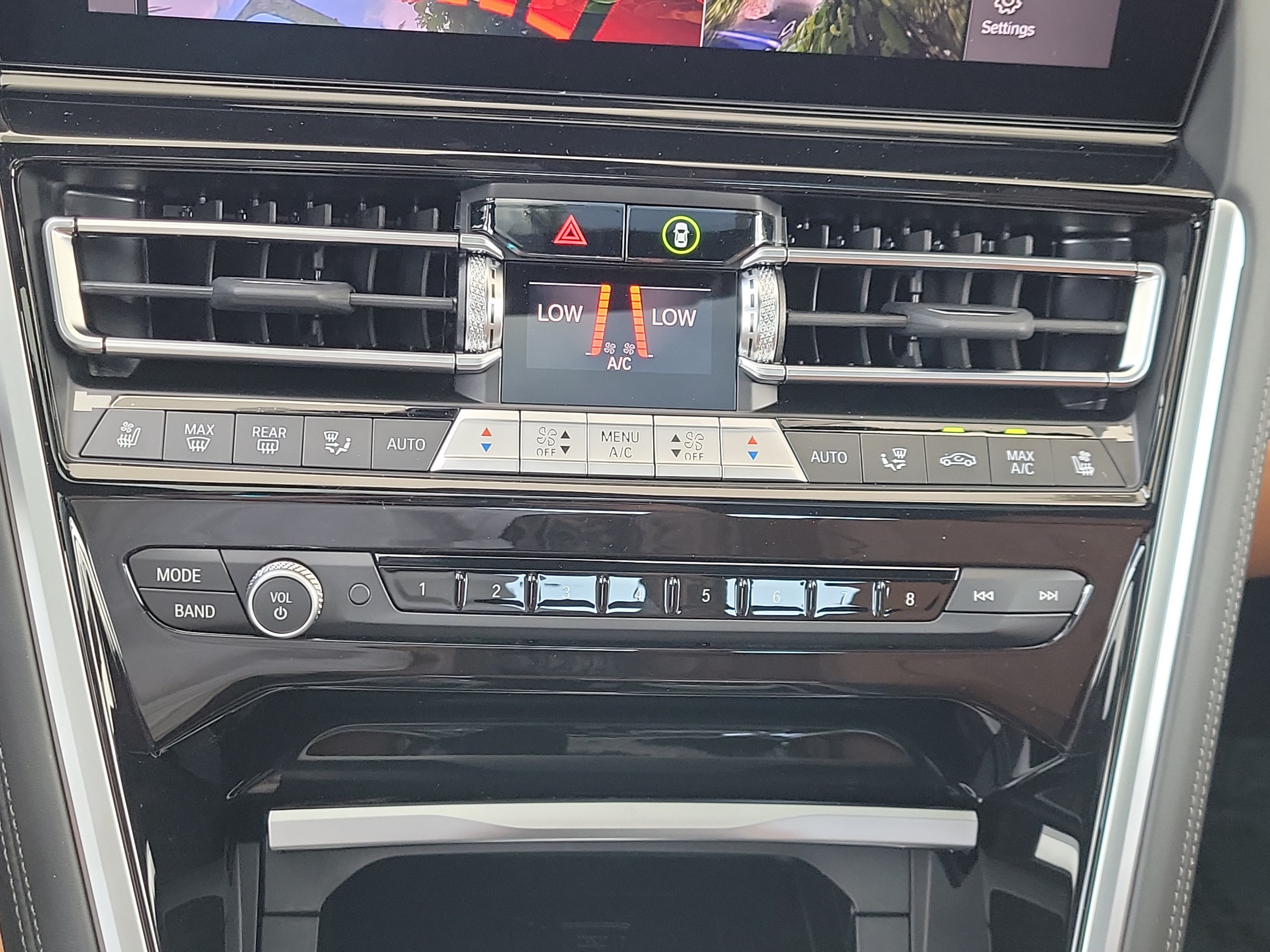 New 2026 San Remo Green Metallic BMW 840i image 21