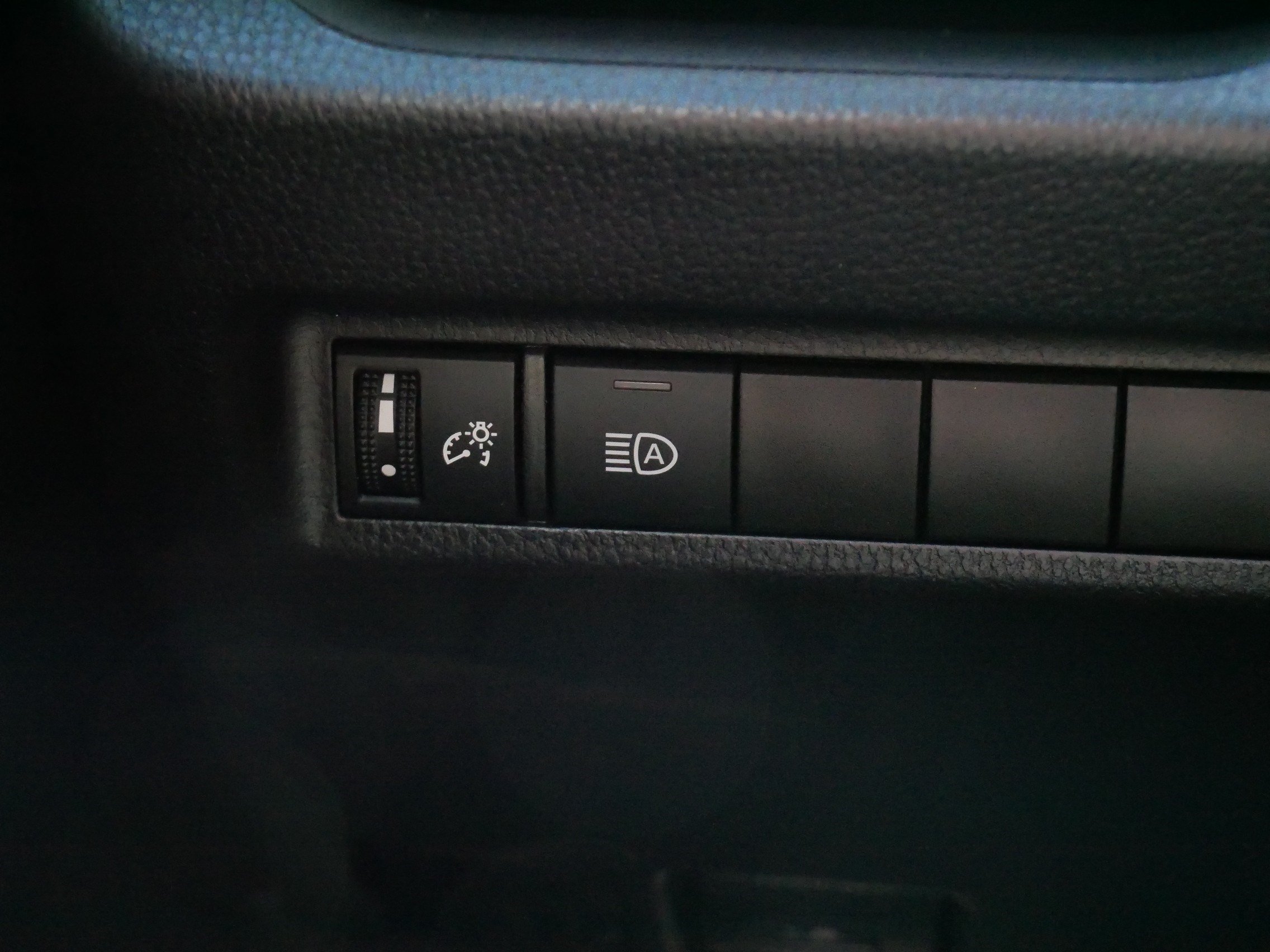 Certified Used 2022 White Toyota XLE image 24