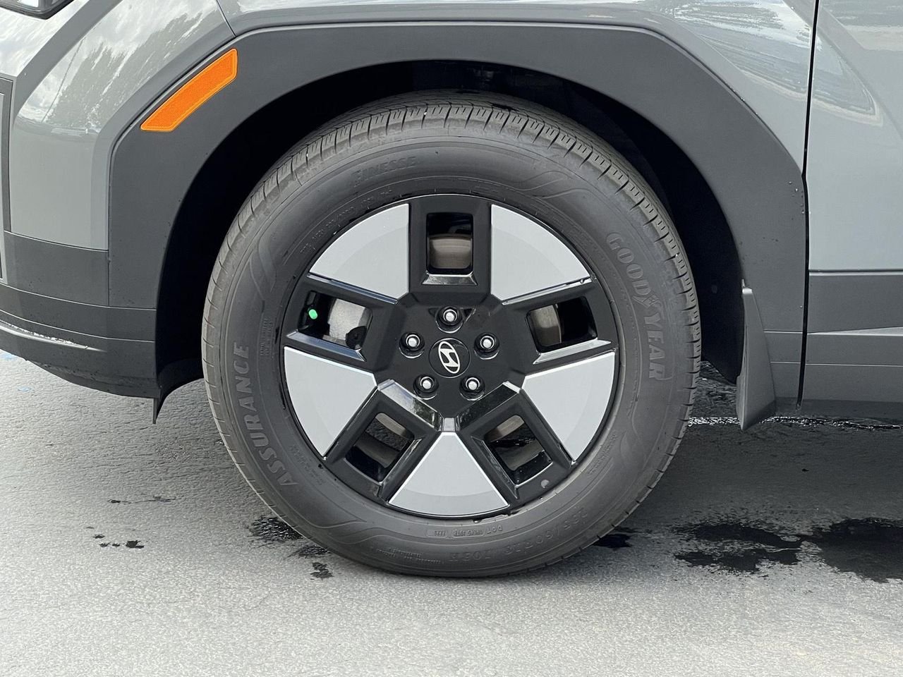 New 2026 Hampton Gray Hyundai SE image 13