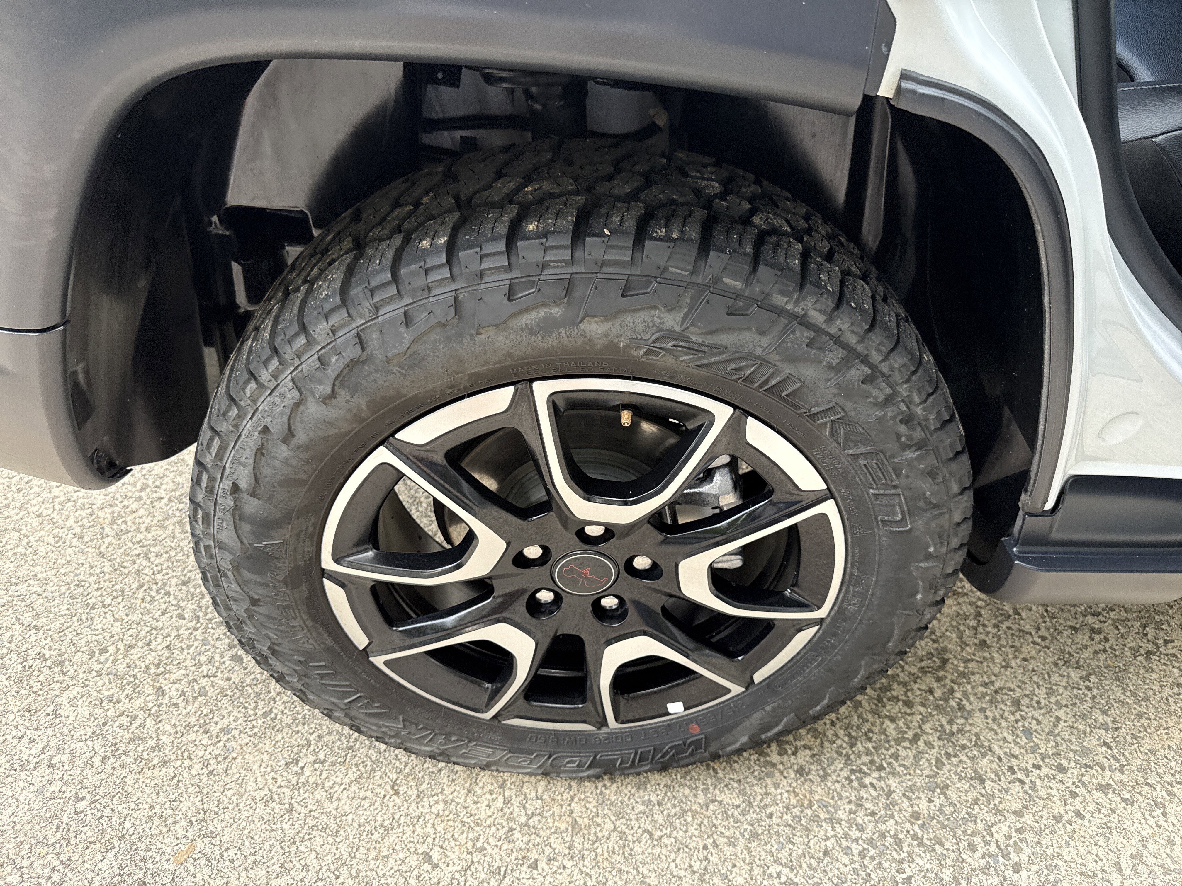 Used 2025 Bright White Clearcoat Jeep Trailhawk image 17