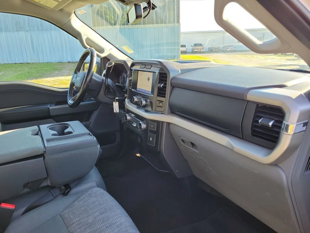 Used 2022 Oxford White Ford XLT image 32